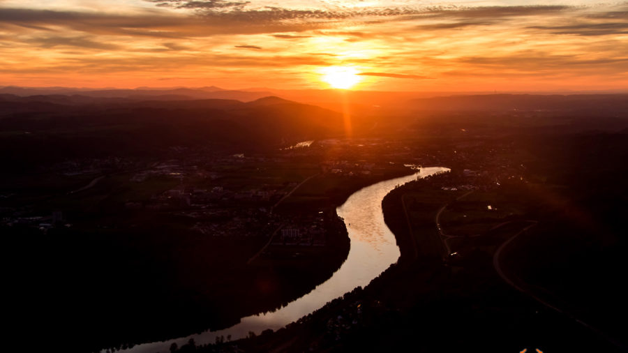Rhein in den Sonnenuntergang